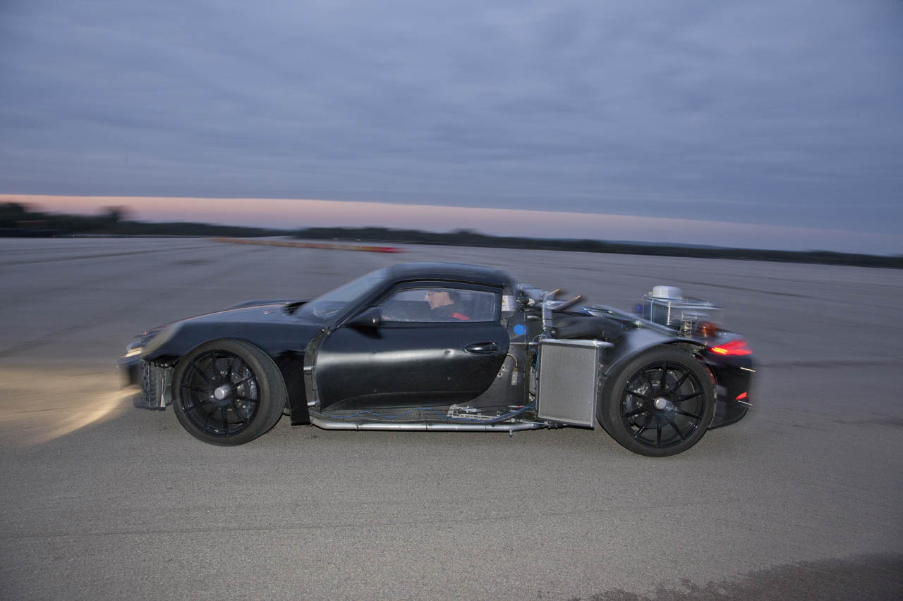 Porsche's 918 superstar shows off 14 Porsche 918