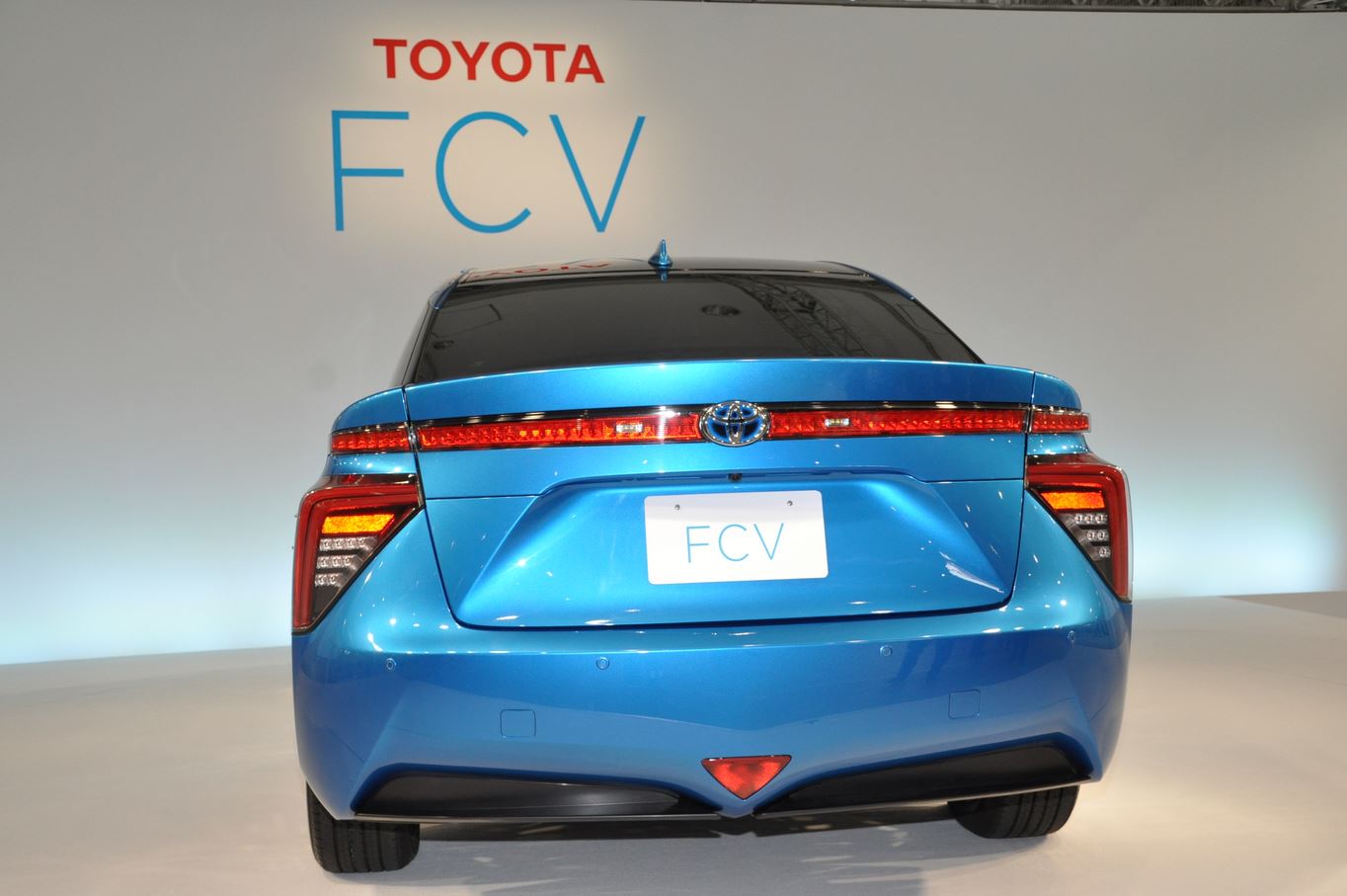 Toyota FCV Sedan